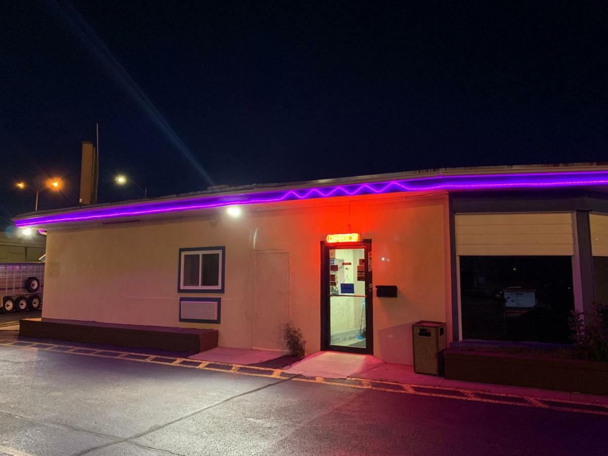 Western Holiday Motel Wichita Eksteriør bilde